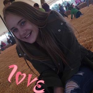 Meet your Posher, Brooke